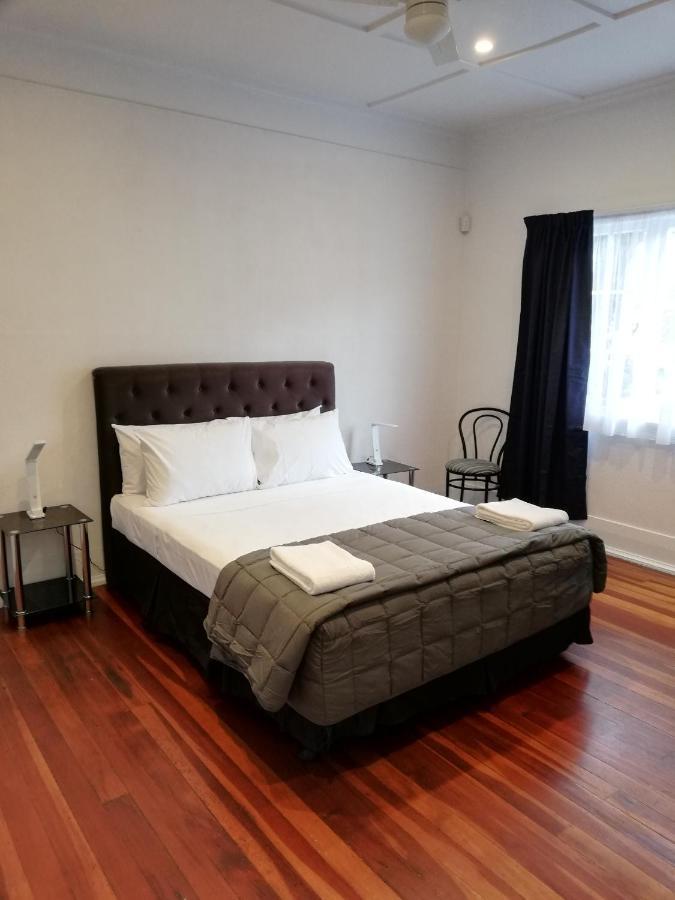Mill Lodge Hamilton Extérieur photo